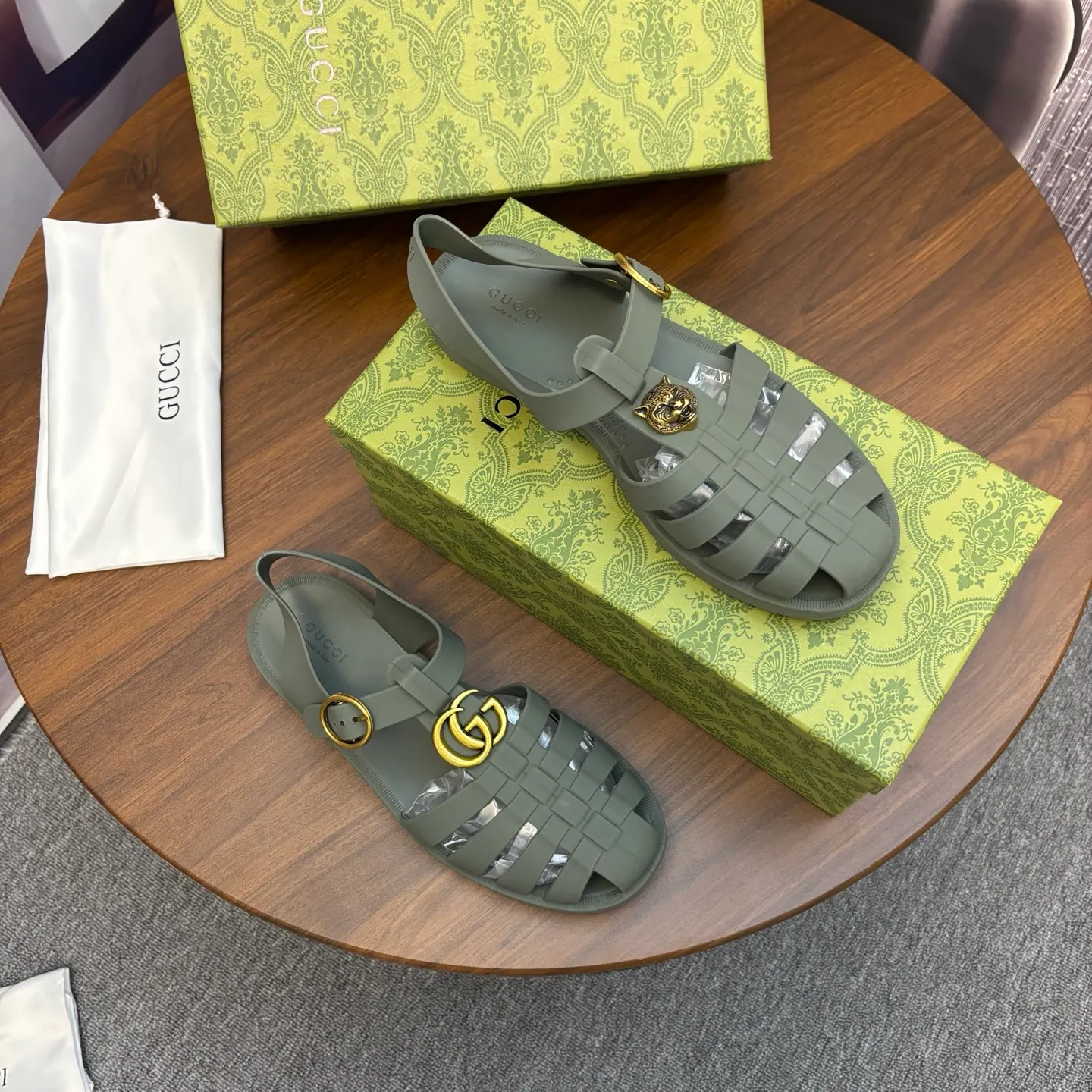 Men's shoes 260💰 [Gucci] Counter quality, top-quality original goods, real photos! Original TPU material, fine workmanship, comfortable; genuine 1:1 replica Size: 36 ~ 46